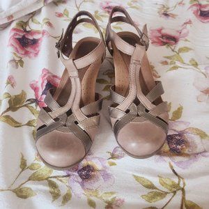 Rockport Cobb Hill strappy leather grey taupe and pewter heels